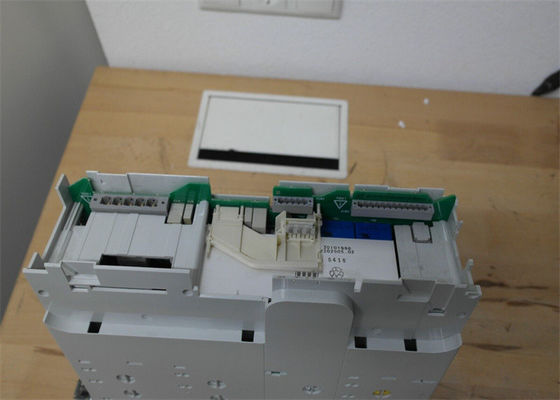 O SERVO variável do inversor da frequência de Lenze E94AMHE0244 CONDUZ 9400 SÉRIES 325/565/705 de C.C. de V 11.5-22 quilovolts