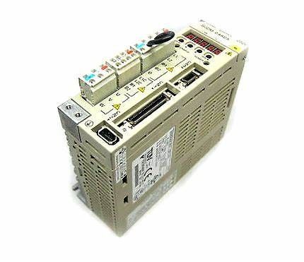 O servo motor da C.A. de SGDM-15DN conduz Yaskawa PONTO Servopack de 0,5 ampères 32