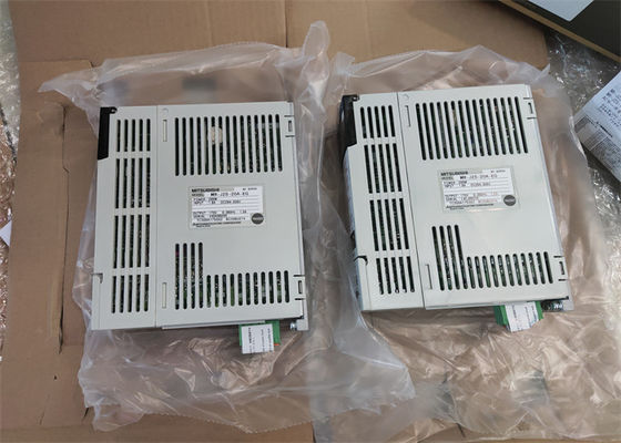 O servo industrial de MR-J2S-20A-EG 200W conduz o amplificador servo de 1.8A DC284-326V Mitsubishi