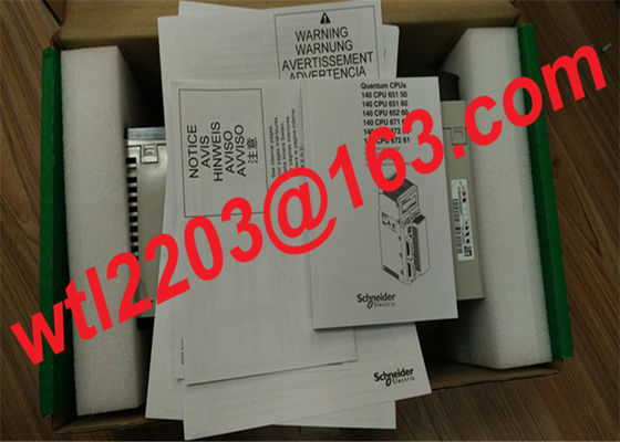 PLC novo do controlador de Schneider Electric Modicon que programa o módulo do quantum 140CHS41020