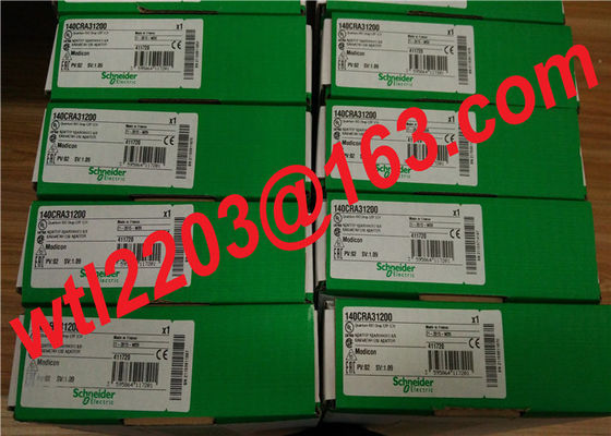 PLC novo do controlador de Schneider Electric Modicon que programa o módulo do quantum 140CHS41020