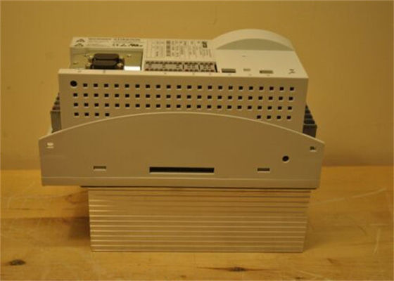 SERVO 9400 4AMP 3X400V da MOVIMENTAÇÃO de Lenze E94AMHE0044B33LFPMM0044HX0051