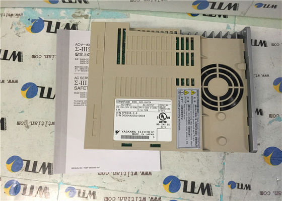 O servo industrial de 50/60HZ SERVOPACK conduz YASKAWA SGDS-08A72A 750W