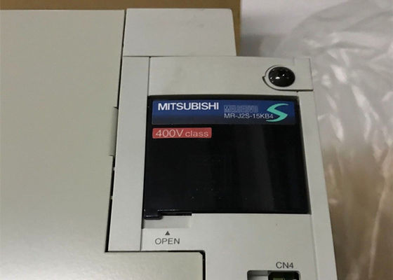 Movimentação SERVO industrial do AMPLIFICADOR MR-J2S-15KB4 da C.A. de Mitsubishi Electric 15kw NOVA no estoque