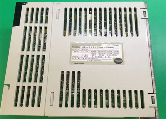 MOVIMENTAÇÃO SERVO INDUSTRIAL do AMPLIFICADOR MR-J2S-60A-S004 3.2A 200-230VAC 600W da C.A. de Mitsubishi