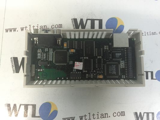 O adaptador do processador de 171CCC98030 Modicon M1/M1E - 1 ethernet, 1 Modbus - 50 megahertz transparente apronta-se