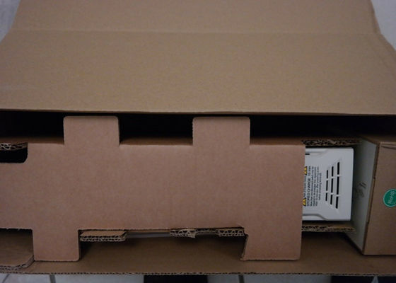 Série M701-03400062A de Nidec Unidrive M700 das técnicas de controle inversor industrial da C.A. de 2.2/3.0 quilowatts