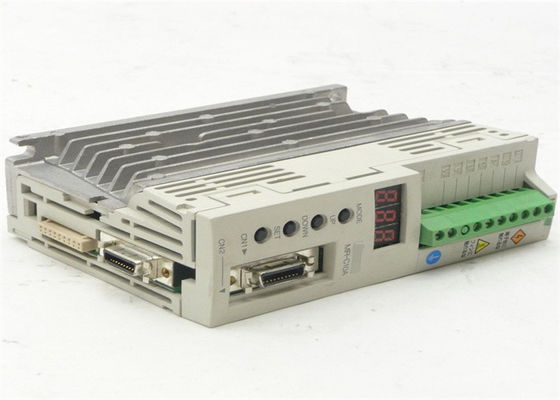 Movimentação industrial SERVO do AMPLIFICADOR MR-C10A 100W 200-230V 50/60Hz 0.85A da C.A. de MITSUBISHI NOVA