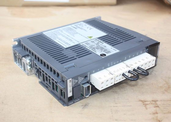 Amplificador servo industrial 100W da movimentação da C.A. da série MR-J3-10B de Mitsubishi Electric MELSERVO MR-J3