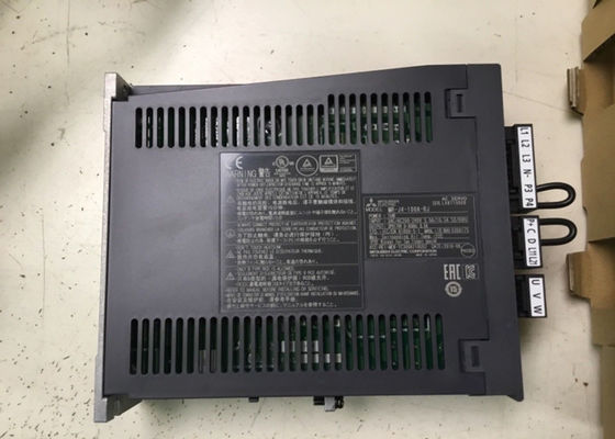 Movimentação servo SERVO do AMPLIFICADOR MR-J4-100A-RJ 200V da C.A. de Mitsubishi 1KW NOVA no estoque