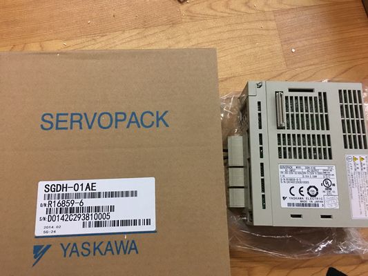 O servo 50/60HZ industrial conduz YASKAWA SGDH-01AE SERVOPACK brandnew