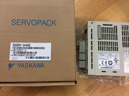 O servo 50/60HZ industrial conduz YASKAWA SGDH-04AE SERVOPACK brandnew