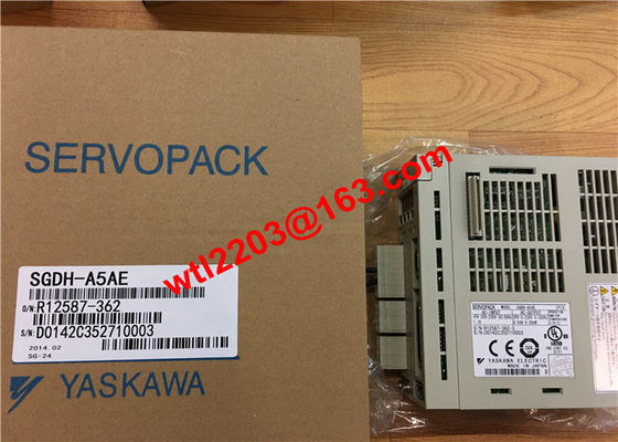 O servo 50/60HZ industrial conduz YASKAWA SGDH-A5AE SERVOPACK brandnew