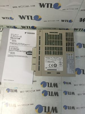 O servo 50 60HZ industrial conduz YASKAWA SGMD-02ADA-R SERVOPACK brandnew