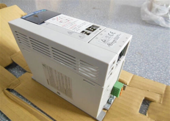 O servo MR-J2S-40A-EG055 industrial conduz o amplificador servo de Mitsubishi