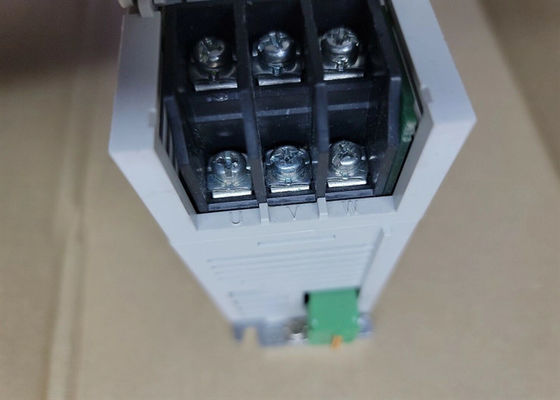 O servo MR-J2S-70CP-S011 industrial conduz o amplificador servo de Mitsubishi