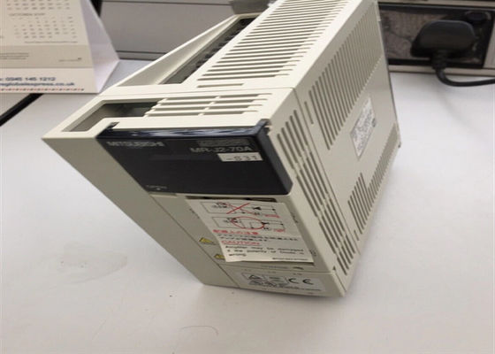 O servo MR-J2S-70A-PM070 industrial conduz o amplificador servo de Mitsubishi