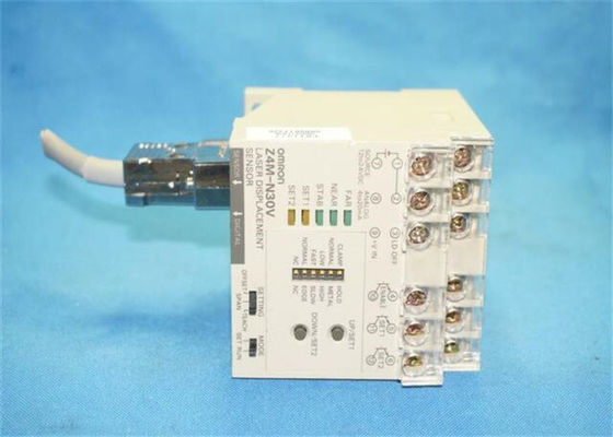 Controlador programável da lógica do PLC do SENSOR 12-24VDC do DESLOCAMENTO do laser de Omron Z4M-N30V-01