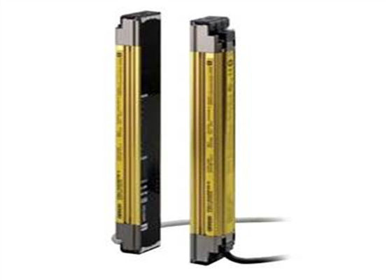 CORTINA da LUZ de SEGURANÇA de Omron F3SJ-A0695P14-D FEIXES de uma LINHA CENTRAL de 4 milímetros do diâmetro 76