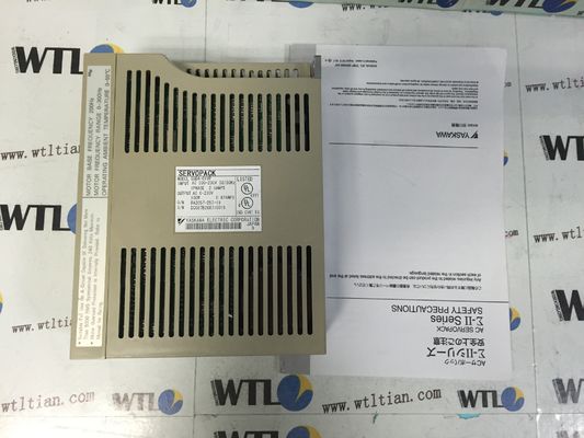 O servo industrial da condição nova conduz YASKAWA SGDA-01VP Servopack 50/60HZ 100W