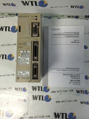 O servo industrial da condição nova conduz YASKAWA SGDA-01VP Servopack 50/60HZ 100W