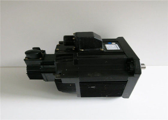 SERVO MOTOR síncrono da C.A. do servo motor 3200W 200V 20.9A da C.A. do bYaskawa SGMDH-32A2A-YR13