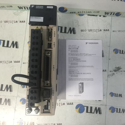 O servo 50/60HZ industrial conduz YASKAWA SGDV-R90A01A SERVOPACK brandnew