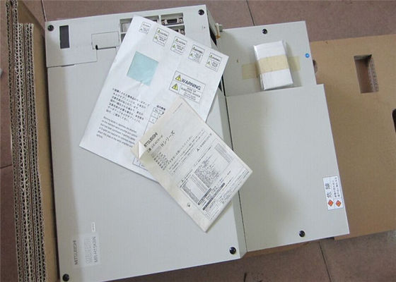 O SERVO da série de Mitsubishi Melservo MR-H CONDUZ o amplificador servo MR-H15KBN-S300 da C.A. NOVO