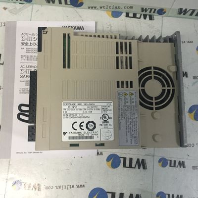 O servo 50/60HZ industrial conduz YASKAWA SGDS-04A15A SERVOPACK brandnew