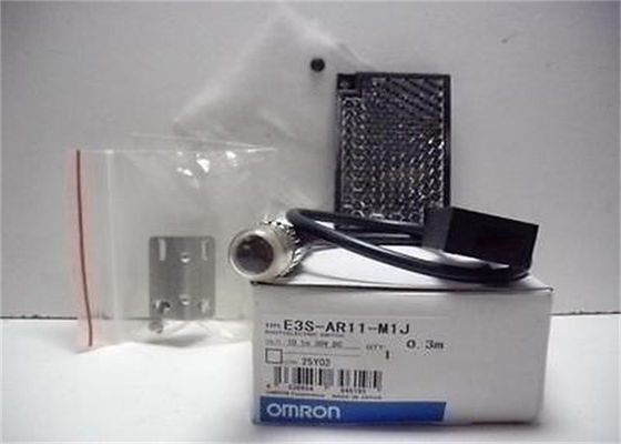 Controlador programável da lógica do PLC do CONECTOR 0.3M de Omron E3S-AR11-M1J