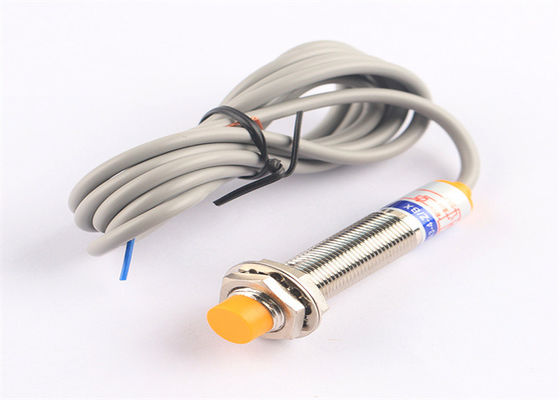 O METAL DO SENSOR DE PROXIMIDADE 6-36VDC DE LJ12A3-4-Z/BX 12MM VARIA 4MM NENHUM 3WIRE
