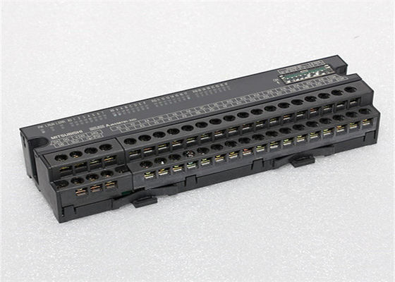 O MÓDULO REMOTO 32 DO I/O DE AJ65SBTB1-32D ENTRA 24 45 DO MILIAMPÈRE UM VDC DE TIPO DO FIO