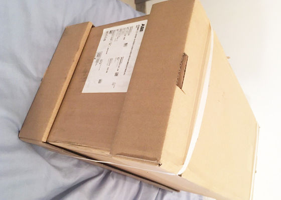 Movimentações da C.A. da baixa tensão do inversor ACS880 da frequência ACS880-01-025A-3+E202+L502+L503+N7510