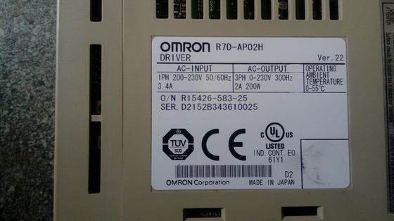 A fonte servo 1A 100V da C.A. 100VAC de OMRON R7D-BPA5L carrega a entrada da fase monofásica de 50 W