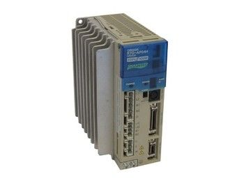 A fonte servo 4.4A 200V da C.A. 200VAC de Omron R7D-AP08H carrega 750 W R7D-AP08H-ND