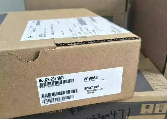 MOVIMENTAÇÃO SERVO trifásica industrial do amplificador MR-J2S-20A-S075 de Mitsubishi Electric 200W NOVA