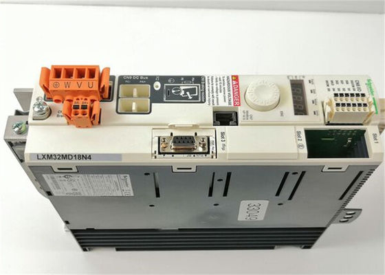 SERVO DO MOVIMENTO DE SCHNEIDER LXM32AD18N4 PARA CONDUZIR A FASE 3 DE LEXIUM 32 1,8 QUILOWATTS 208-480 VAC 50/60 DE HERTZ 18 AMPÈRES