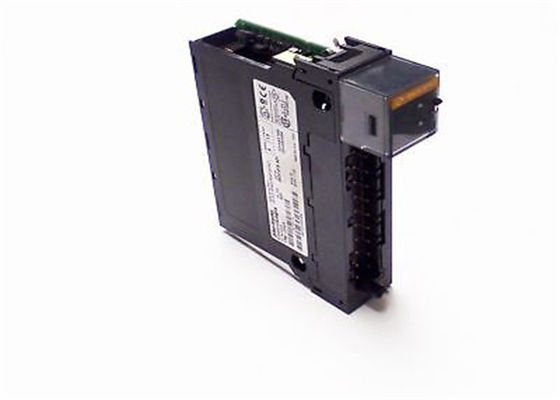 TENSÃO DA SAÍDA ANÁLOGA 4 DO MÓDULO CONTROLLOGIX DO I/O DO AB 1756-OF4 OU SAÍDAS ATUAIS