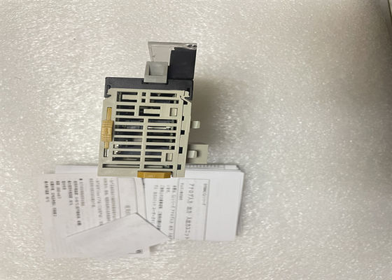 A automatização de CJ1W-AD081-V1 Omron e a série da segurança CJ ENTRARAM O ANALÓGICO do MÓDULO 8