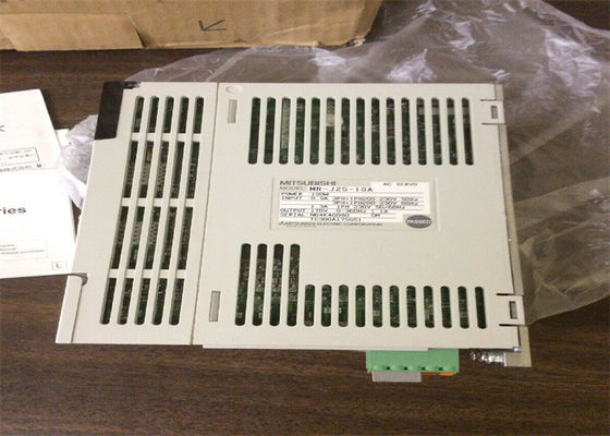 Amplificador NOVO servo da movimentação MR-J2S-10A 170V da C.A. do CNC de Mitsubishi 100W no estoque