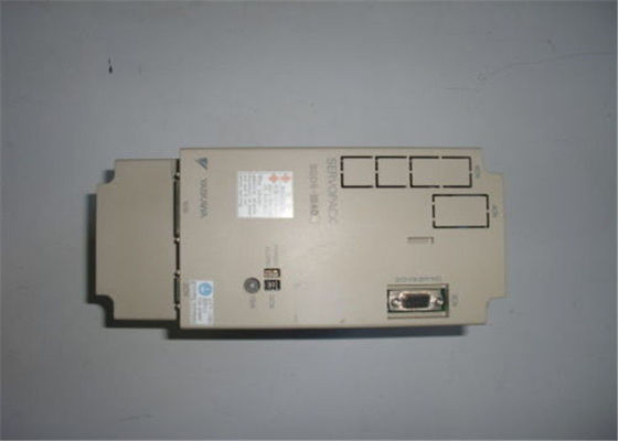 A movimentação servo 200-230V 9.5A Servopack de SGDB-15ADS Yaskawa entrou 10 ampères