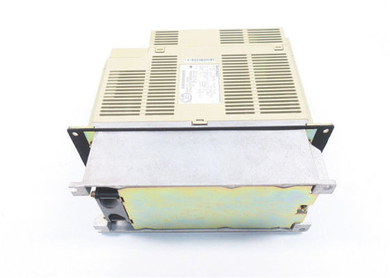 O servo 1.5KW industrial de SGDB-15ADP-PY8 Yaskawa conduz o amplificador servo 200-230V