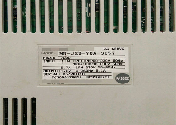 Amplificador do motorista MR-J2S-70A-S057 do servo motor da C.A. de Mitsubishi Electric 750W 3Phase novo