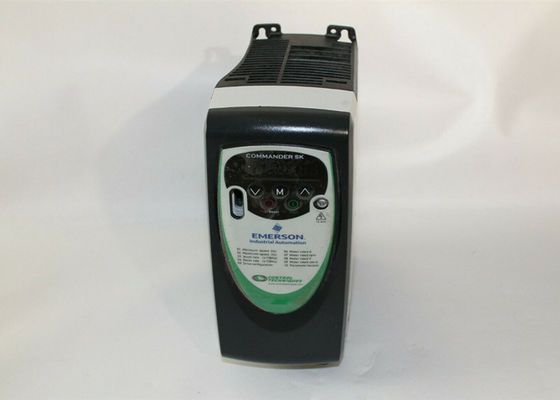 Movimentação do inversor da C.A. do comandante SK 0.37kW 3ph das TÉCNICAS de CONTROLE de NIDEC EMERSON SKB3400037