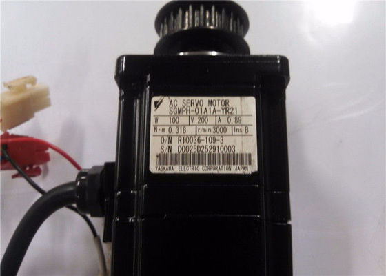 Servo motor síncrono da C.A. de SGMP-01A312 Yaskawa 3000RPM 2048PPR 100W 200V