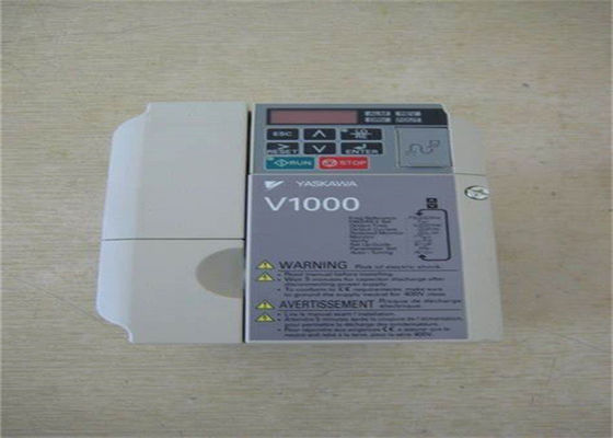 A movimentação do inversor da C.A. do VETOR de YASKAWA CIMR-VC4A0005BAA 1.5-2.2 quilowatts 50/60 de hertz ENTROU
