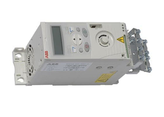 O micro ACS150-03E-08A8-4 conduz o conversor de frequência 68581818 ACS150 R1