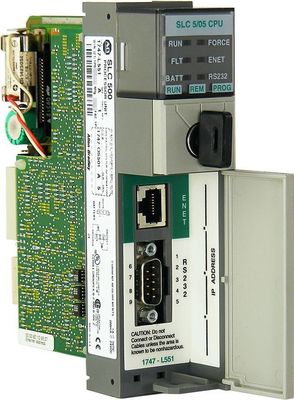 Módulo do AB 1747-L551 1 ampère 5 volts de C.C./0 ampères 24 da C.C. 64K volts de capacidade de memória alternativa