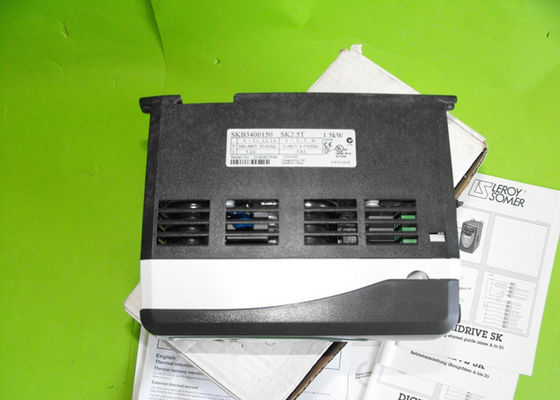 C.A. 3PH 3.8A da movimentação 380-480V do inversor do comandante SK 1.5kW das técnicas de controle SKB3400150 de Nidec