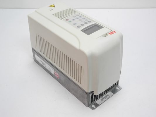 ABB ACS800-01-0025-3 22kW 44A Conversor de frequência 26 kg + 24 V fonte de alimentação em corrente contínua